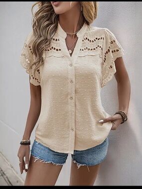 Women's Lightweight Cream Eyelet Flowy Sleeve Button-Front Top